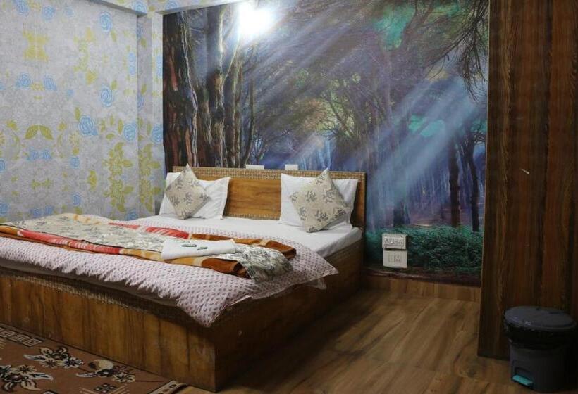 غرفة ديلوكس مطلّة علي البحر مزوَّدة بشُرفة, Manikaran View