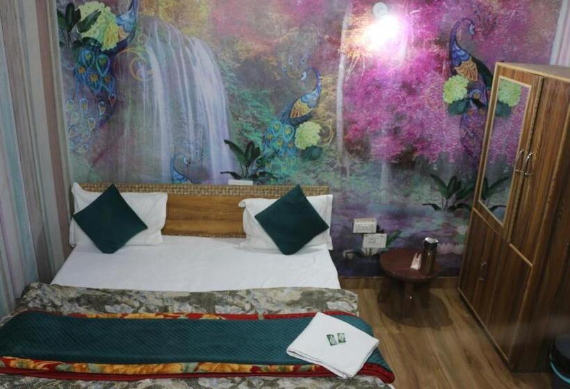 غرفة ديلوكس مطلّة علي البحر مزوَّدة بشُرفة, Manikaran View