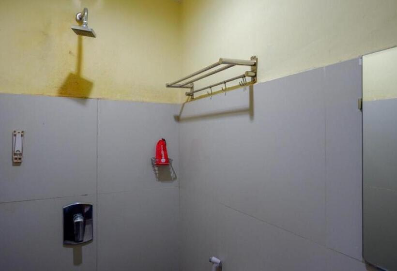 חדר סטנדרט, Reddoorz Near Citraland Waterpark Kendari