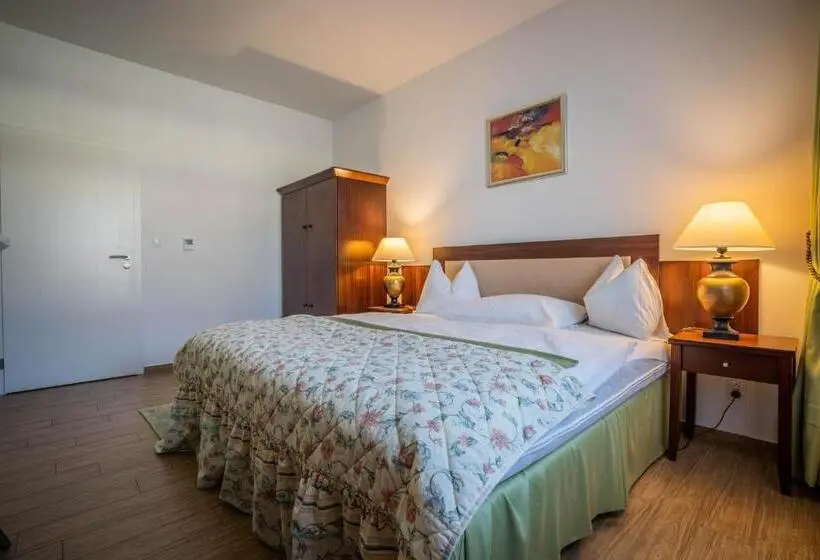 Quarto Estandar, Volf
