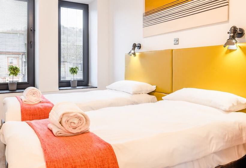 Номер Стандарт, Cardiff Arms Bistro &