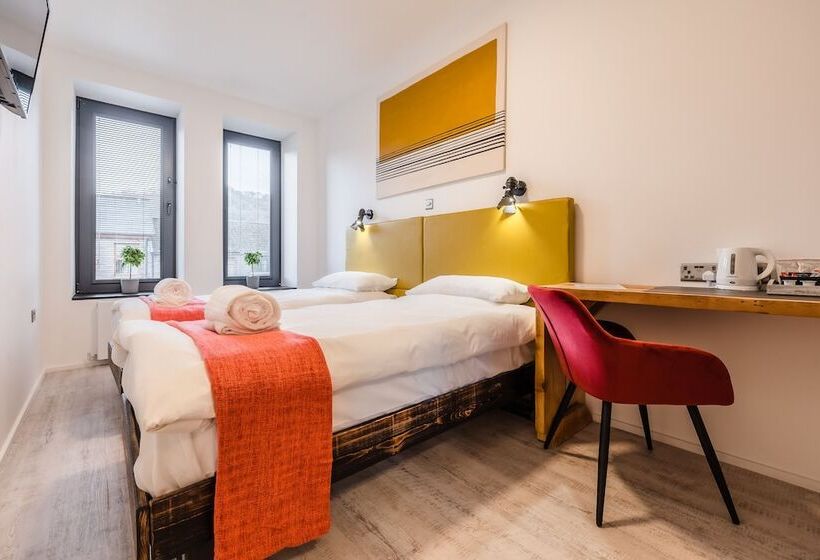 Номер Стандарт, Cardiff Arms Bistro &