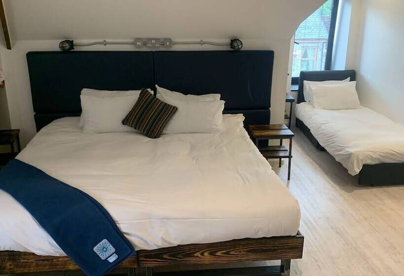 Номер Deluxe, Cardiff Arms Bistro &