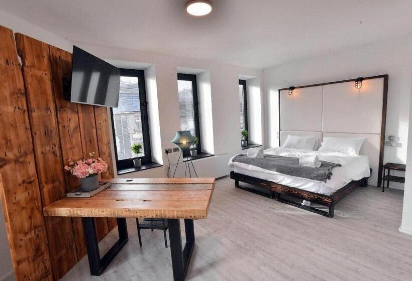 Номер Deluxe, Cardiff Arms Bistro &