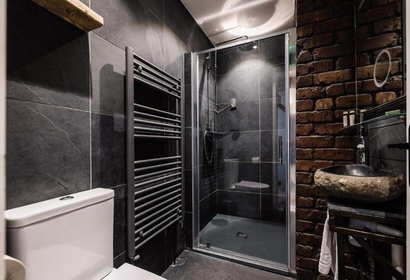 Номер Deluxe, Cardiff Arms Bistro &