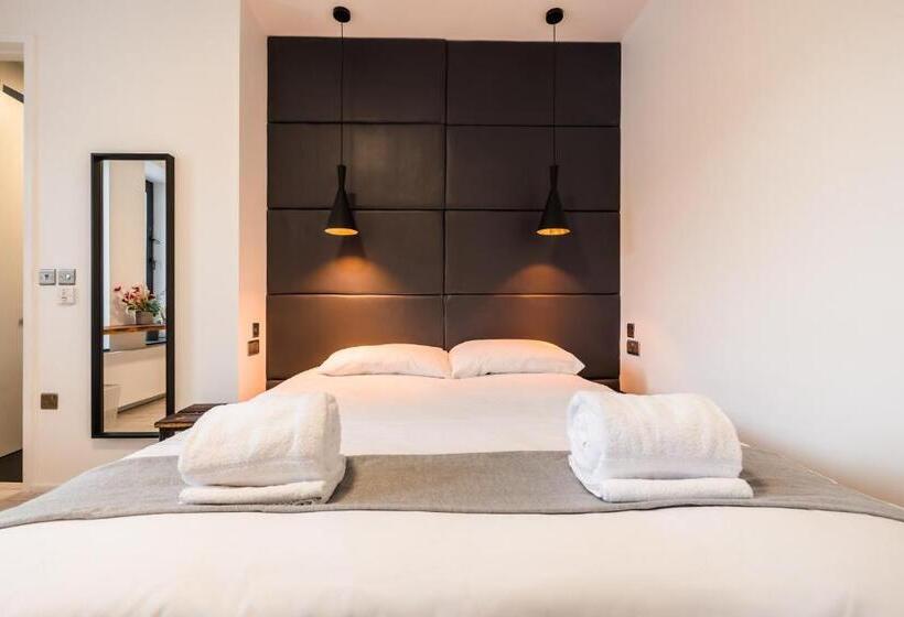 Номер Стандарт, Cardiff Arms Bistro &