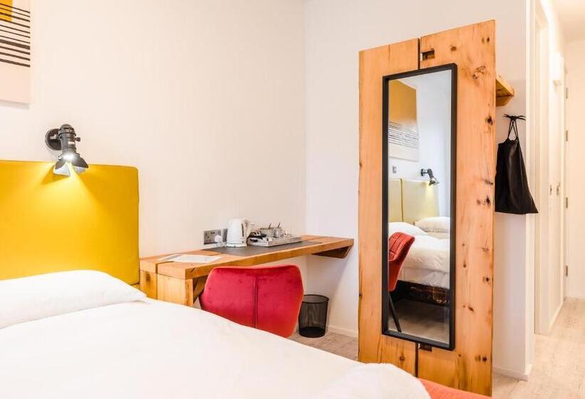 Номер Стандарт, Cardiff Arms Bistro &