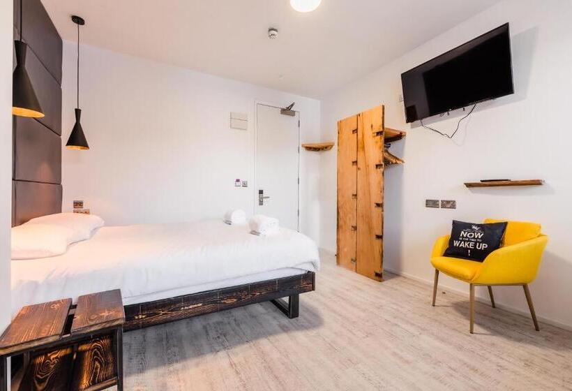 Номер Стандарт, Cardiff Arms Bistro &