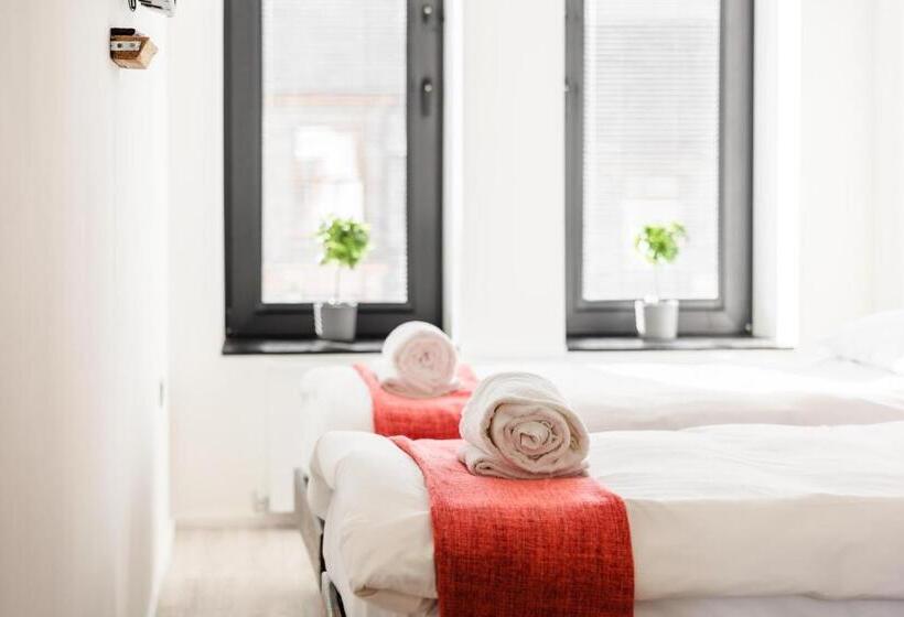 Номер Стандарт, Cardiff Arms Bistro &