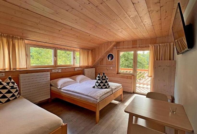 Трехместный Номер Стандарт с Балконом, Penzion A Kemp Harasov