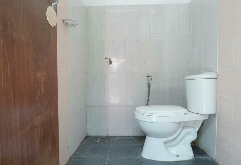 Кровать в Общей Комнате, Reddoorz Hostel @ Borobudur Street