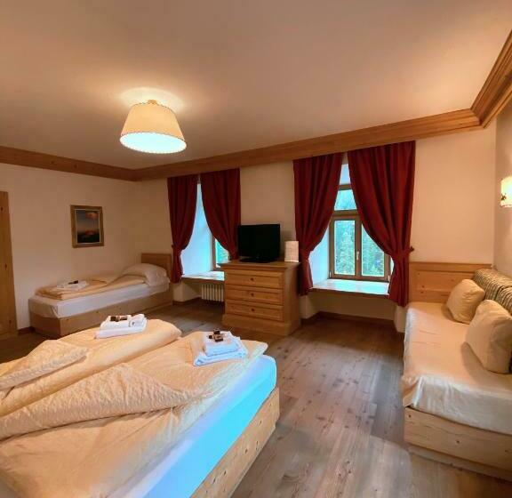 غرفة ديلوكس رباعية, Ristorante Rifugio Ospitale