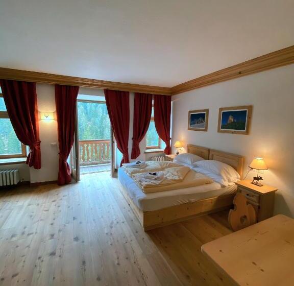 غرفة ديلوكس مزودة بشرفة, Ristorante Rifugio Ospitale