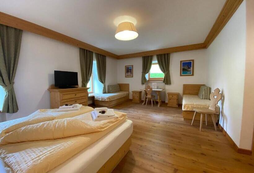 غرفة ديلوكس رباعية, Ristorante Rifugio Ospitale