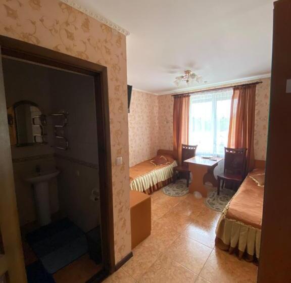 スタンダードルーム, золотий лев