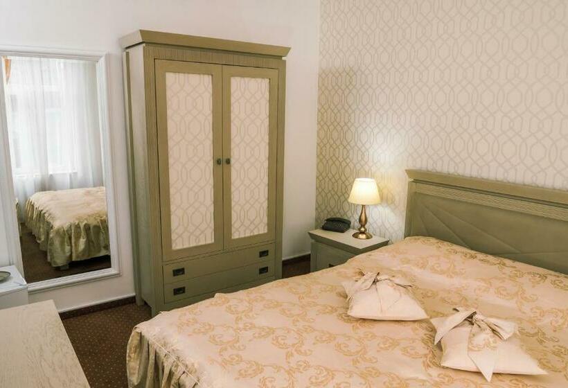 Standart Oda, Cora Bistrita