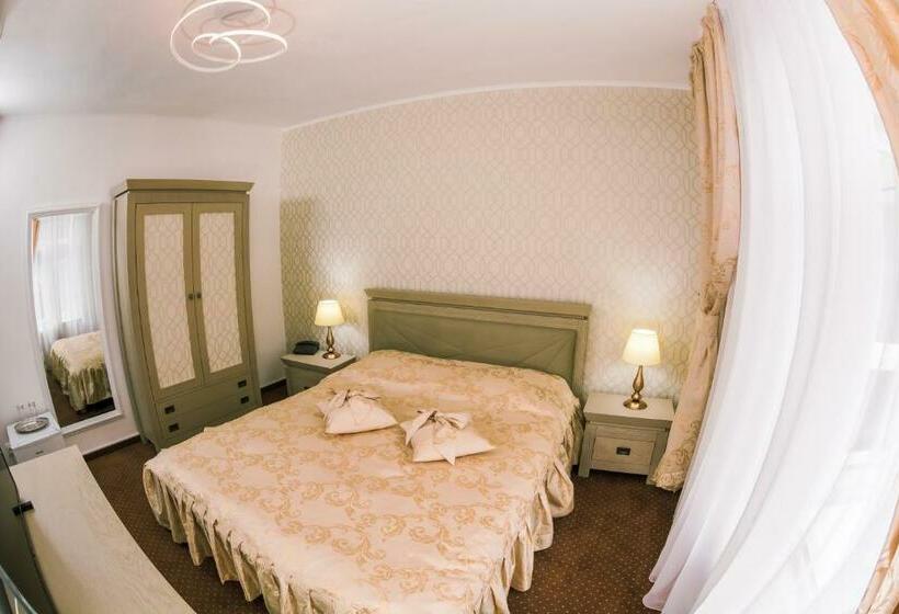 Standart Oda, Cora Bistrita