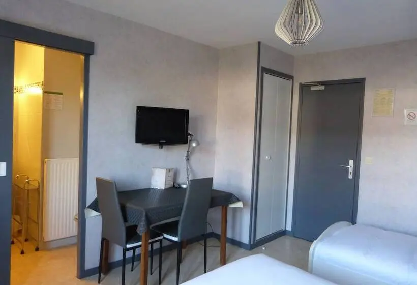 スタンダードトリプルルーム, Logis Hôtel Les Confins Du Perche