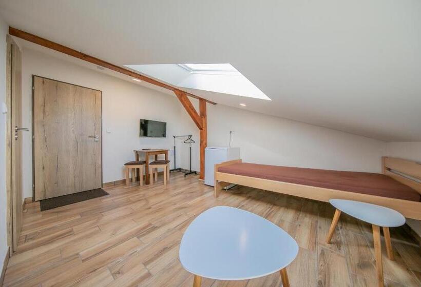 חדר סטנדרט לשלושה עם נוף לגינה, Na Rybníčku Bohutín