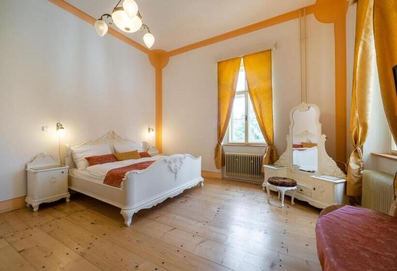 غرفة قياسية, Zámeček Waldsteinovo Zátiší