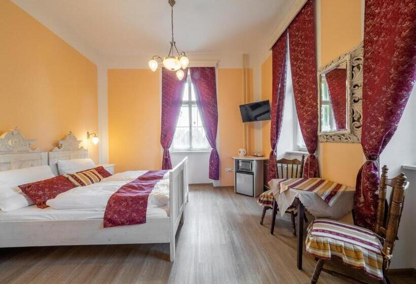 غرفة قياسية, Zámeček Waldsteinovo Zátiší