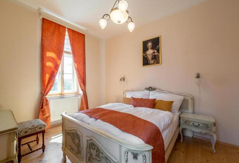 جناح, Zámeček Waldsteinovo Zátiší