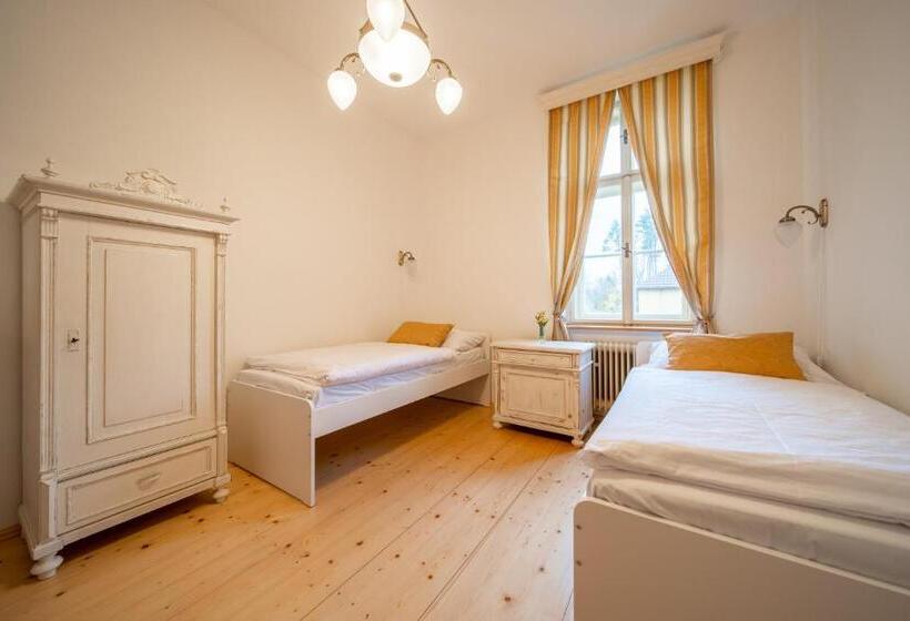 غرفة قياسية حمام مشترك, Zámeček Waldsteinovo Zátiší