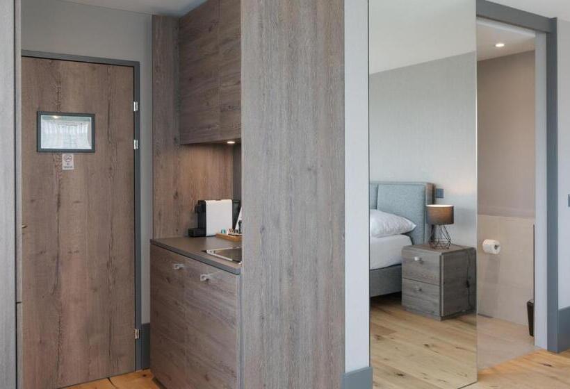 수피리어 룸, Wyna Motel