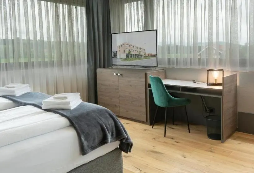 Superior-huone, Wyna Motel