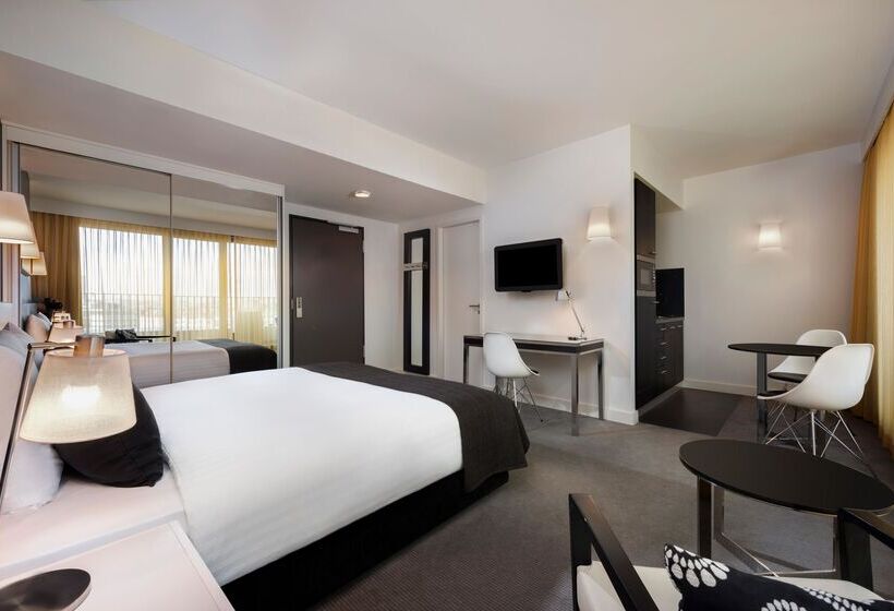 استودیوی استاندارد, Adina Apartment Hotel Berlin Hackescher Markt