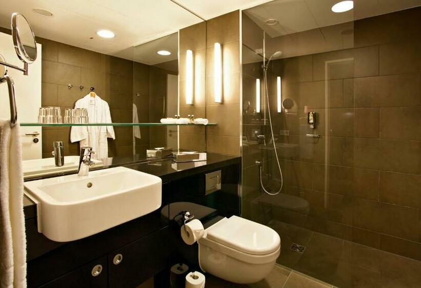 استودیوی استاندارد, Adina Apartment Hotel Berlin Hackescher Markt