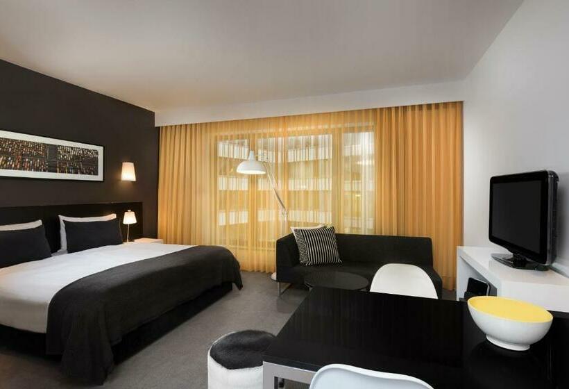 استودیوی استاندارد, Adina Apartment Hotel Berlin Hackescher Markt