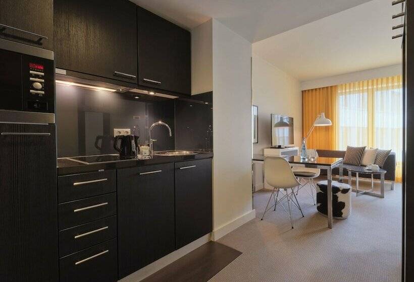 استودیوی پریمیوم, Adina Apartment Hotel Berlin Hackescher Markt