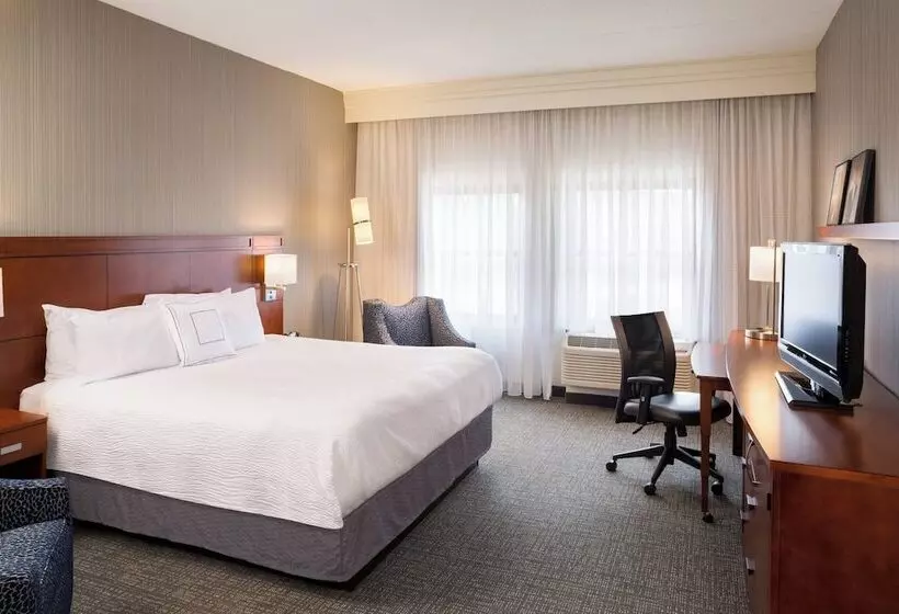 مجموعه ویستا شهر, Courtyard Providence Downtown