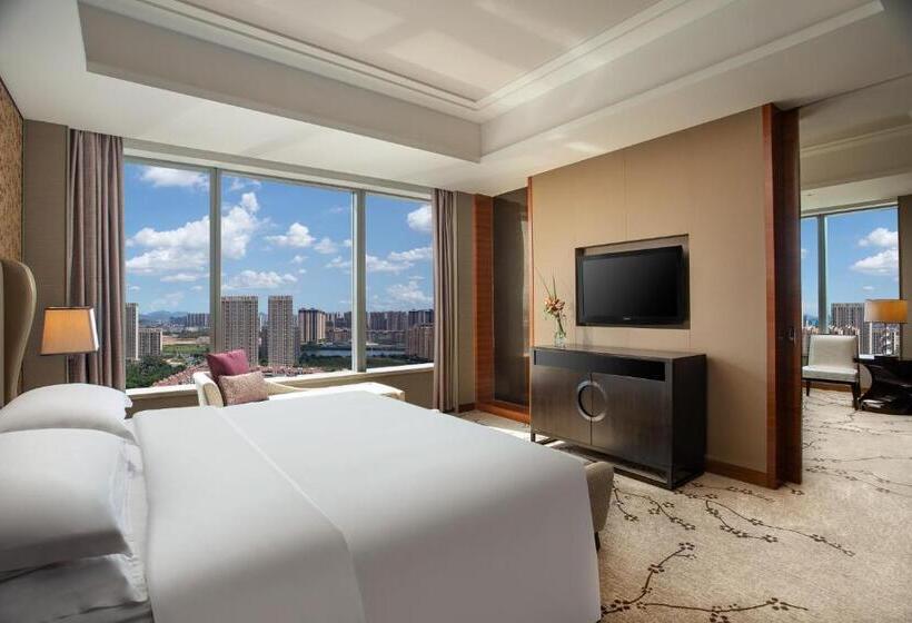 带大床的标准间, Crowne Plaza Huizhou, An Ihg