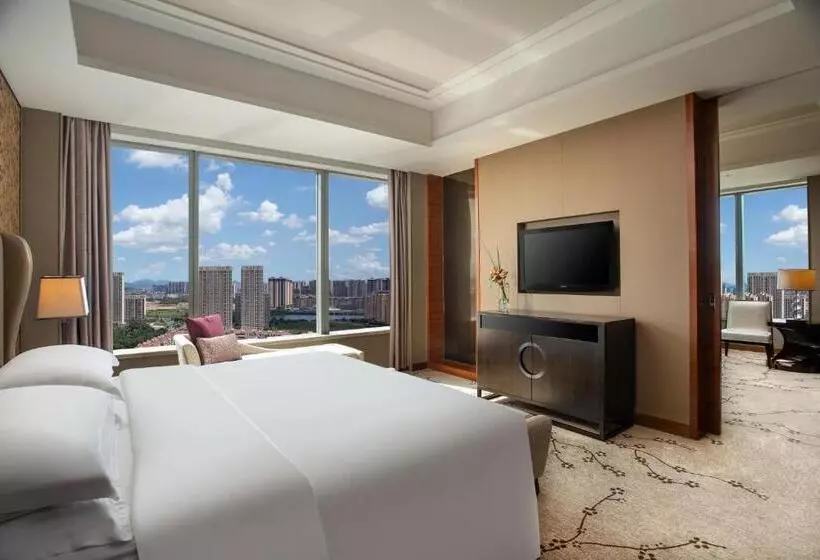 キングサイズベッドのスタンダードルーム, Crowne Plaza Huizhou, An Ihg