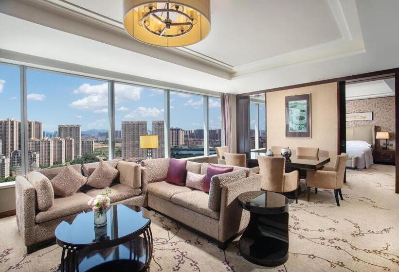 带大床的标准间, Crowne Plaza Huizhou, An Ihg