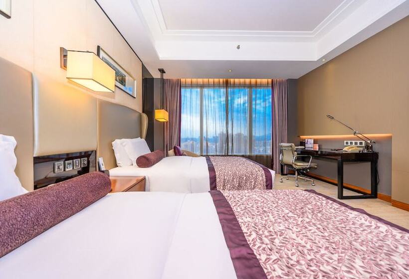 带2个双人床的标准工作室, Crowne Plaza Huizhou, An Ihg
