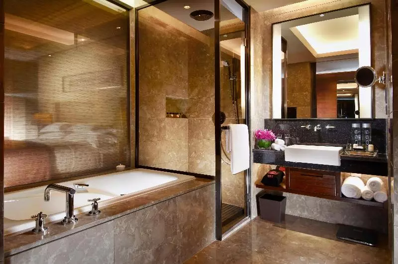 身障者適用キングサイズベッドルーム, Crowne Plaza Huizhou, An Ihg