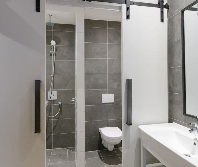 商务房间, De Rustende Jager