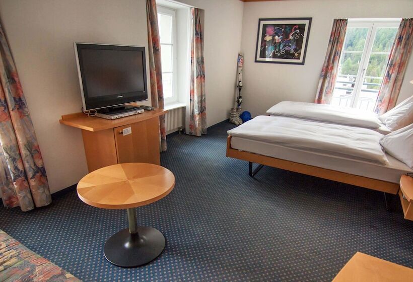 Классический Номер, Du Glacier