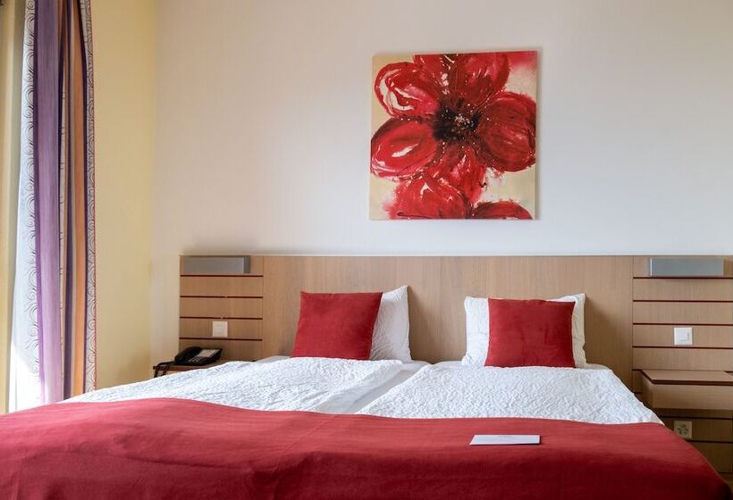 غرفة قياسية مطلّة علي البحيرة, Geranio Au Lac