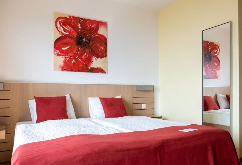 غرفة قياسية مطلّة علي البحيرة, Geranio Au Lac