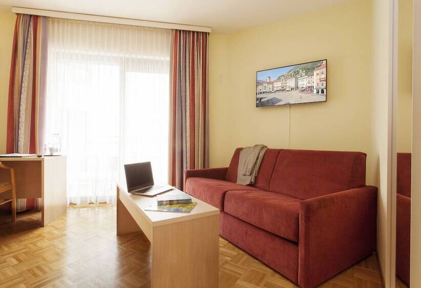 غرفة عائلية, Geranio Au Lac