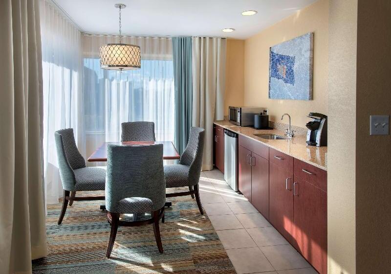 디럭스 스위트, Hilton Garden Inn Albany Medical Center