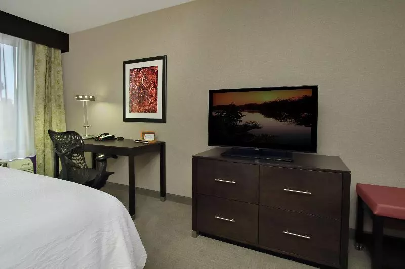 Standard-huone King-vuode, Hilton Garden Inn Sonoma County Airport