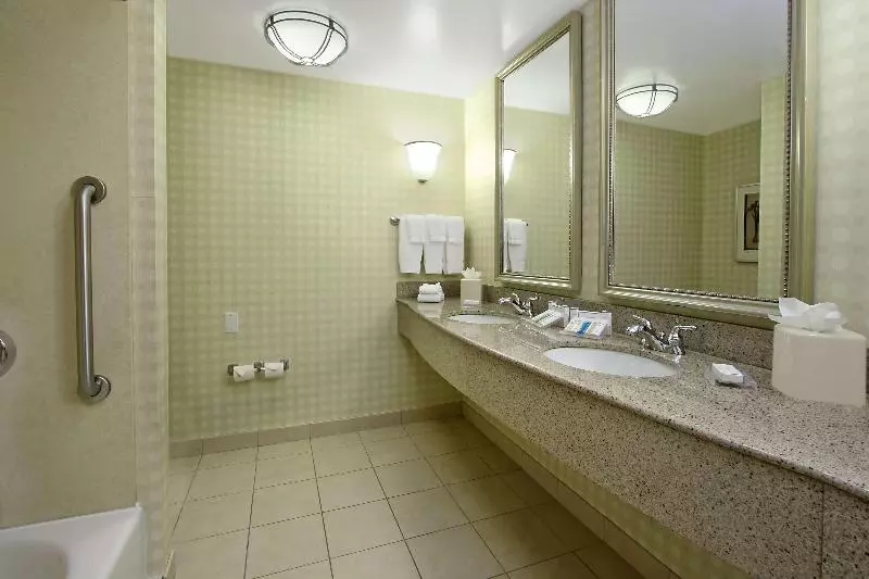 Standard-huone King-vuode, Hilton Garden Inn Sonoma County Airport