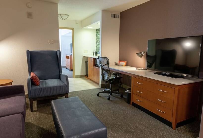 סוויטה, Hilton Garden Inn Des Moines West