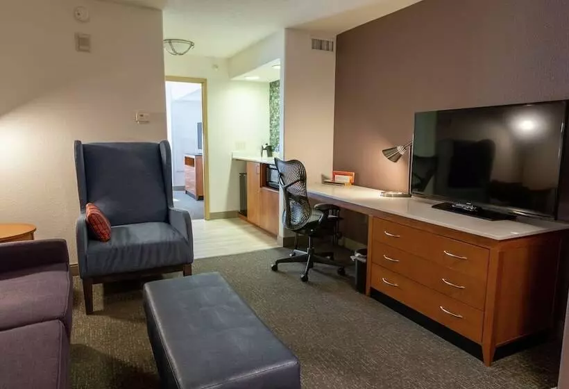 スイート, Hilton Garden Inn Des Moines West