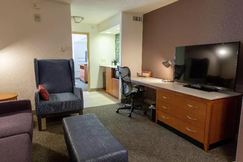 キングサイズベッドのスイートルーム, Hilton Garden Inn Des Moines West